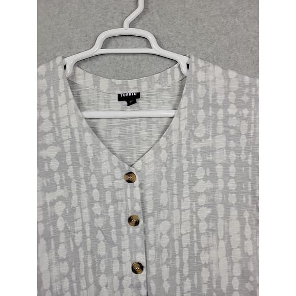 Torrid Gray Tie Dye SS V Neck Tie Front Stretch Button Up Shirt Women's 00 Large - Picture 3 of 12